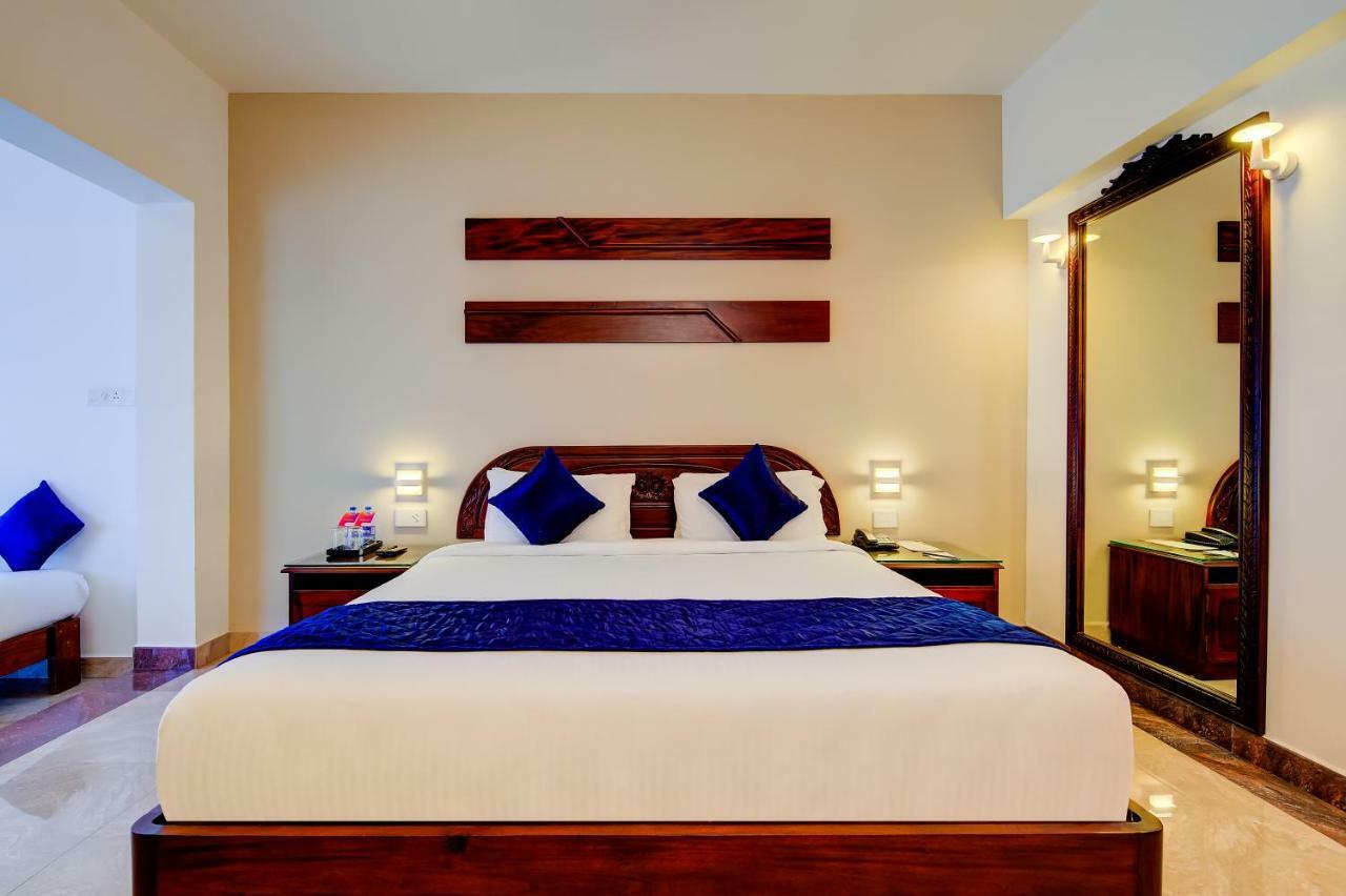 Sterling Guruvayur Hotel Buitenkant foto