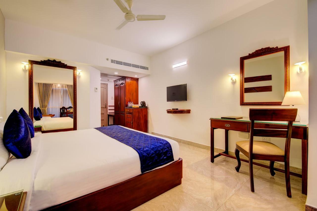 Sterling Guruvayur Hotel Buitenkant foto