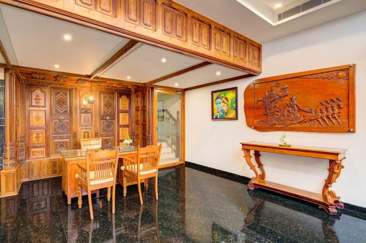 Sterling Guruvayur Hotel Buitenkant foto