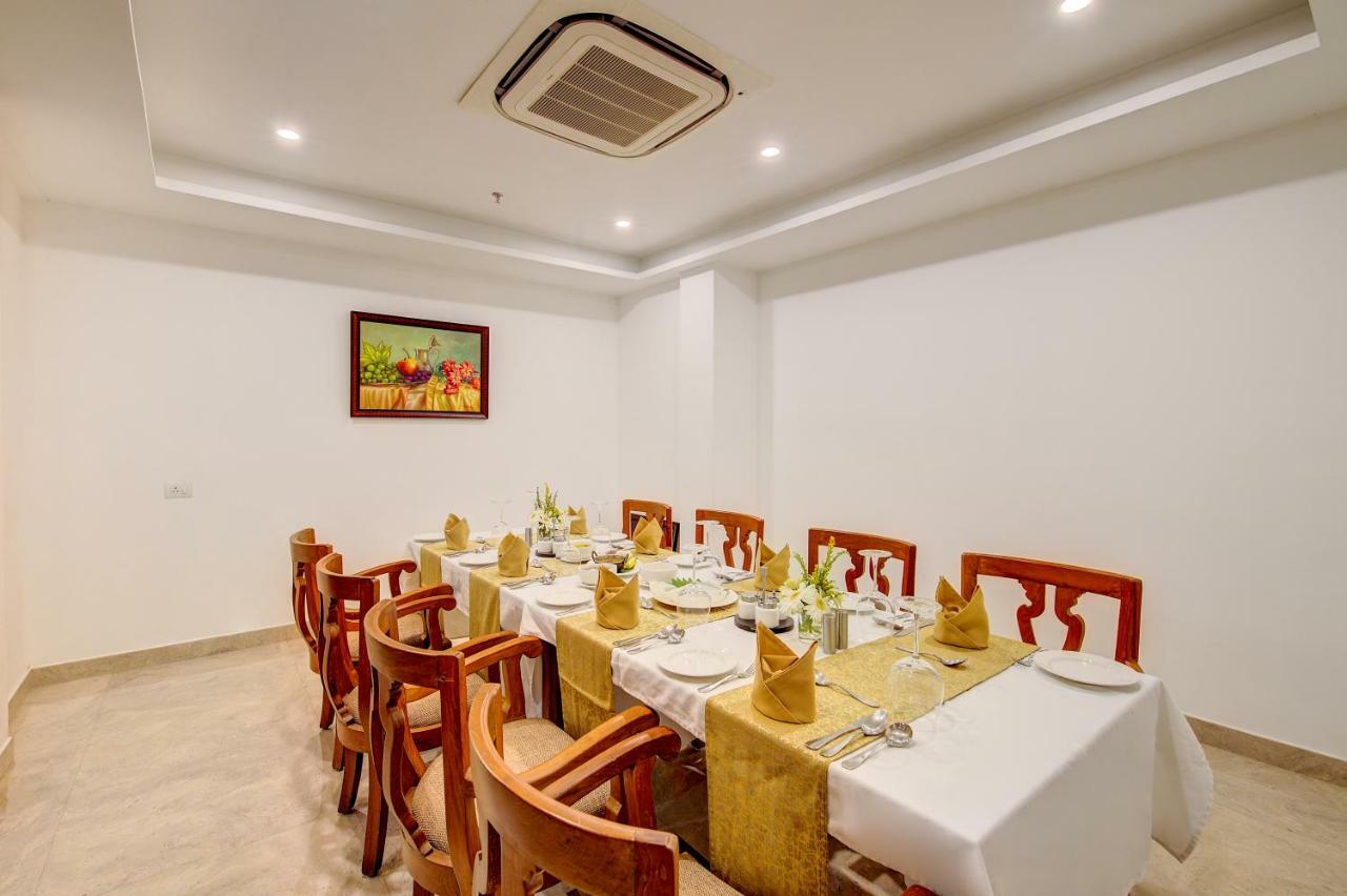 Sterling Guruvayur Hotel Buitenkant foto