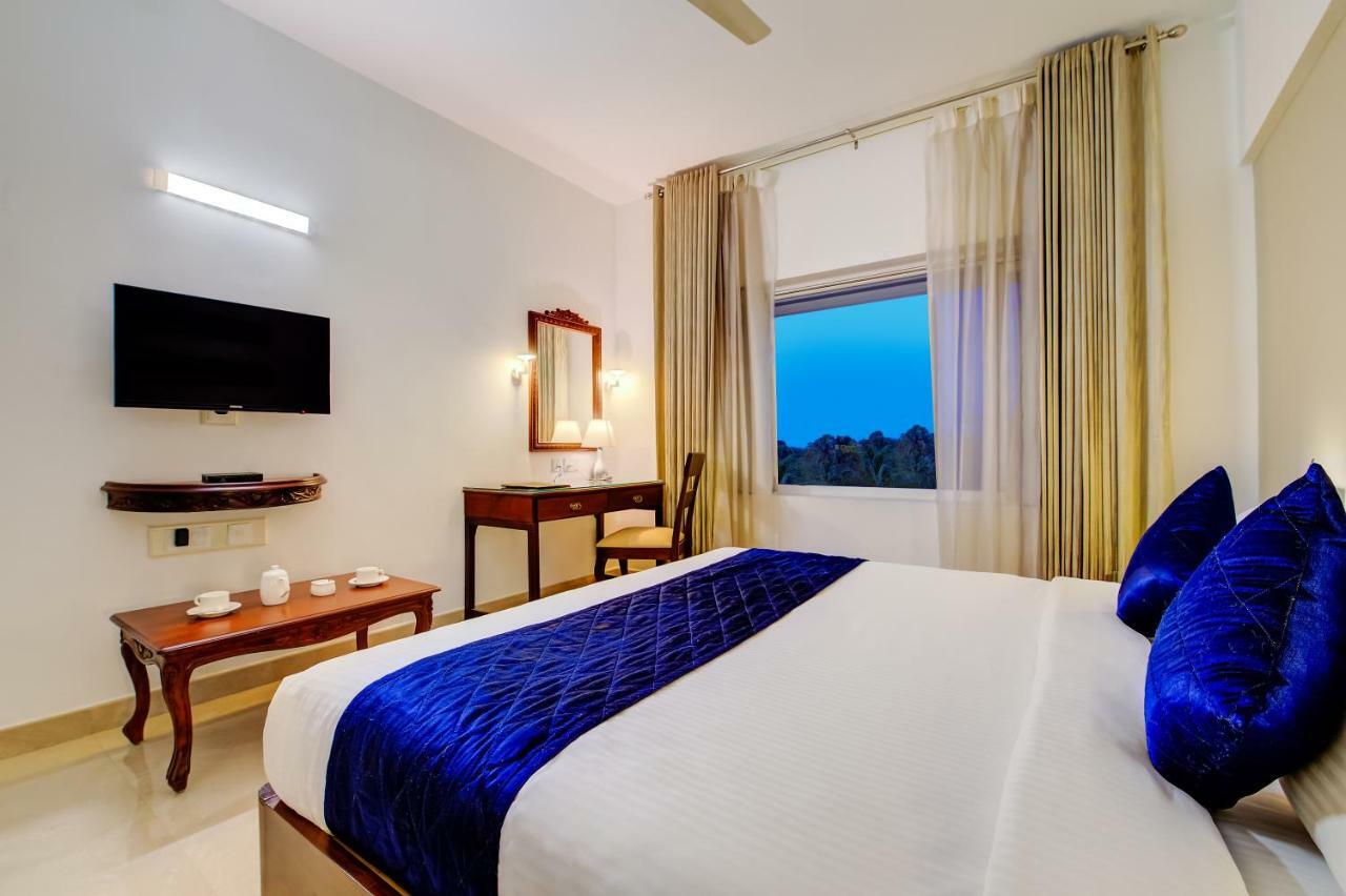 Sterling Guruvayur Hotel Buitenkant foto